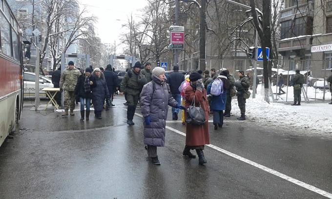 Протести в Києві проходять без провокацій